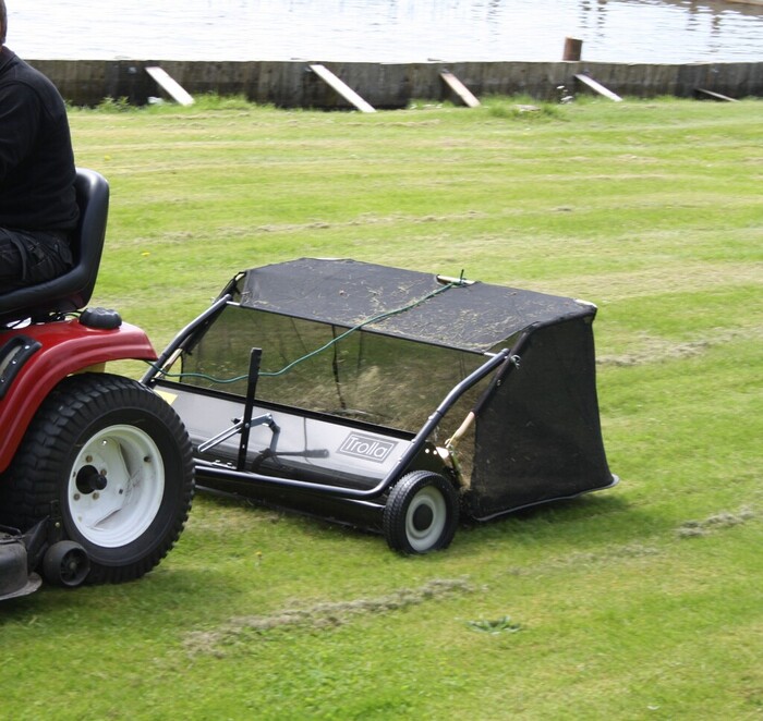 Gräs- & lövuppsamlare Leavy 97 310 L Trolla